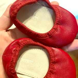Gymboree infant girl red shoe 0-3 months